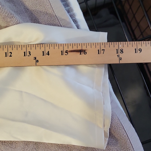 100% silk satin blouse ...vintage. - Picture 4 of 4